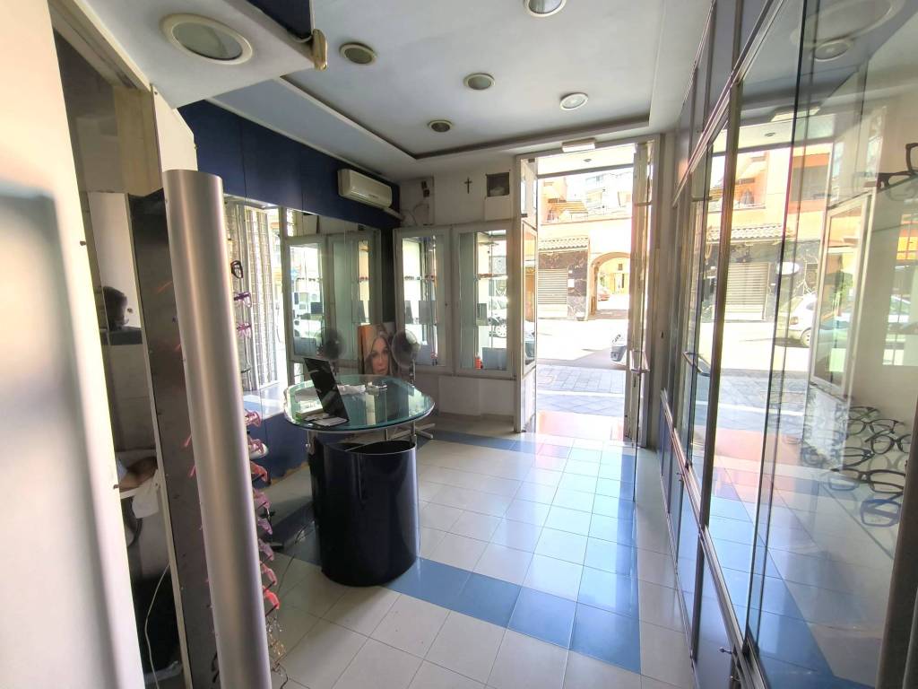 negozio in vendita a Casalnuovo di Napoli