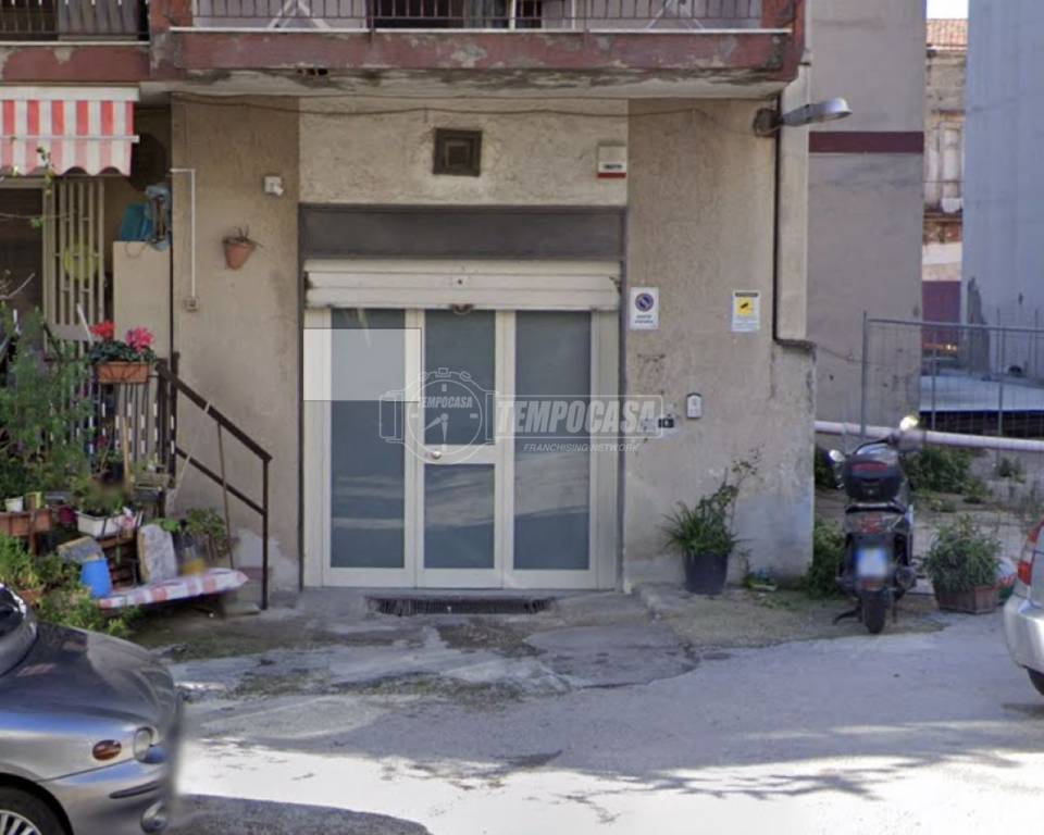locale commerciale in vendita a Casalnuovo di Napoli
