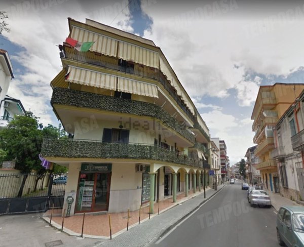 locale commerciale in vendita a Casalnuovo di Napoli