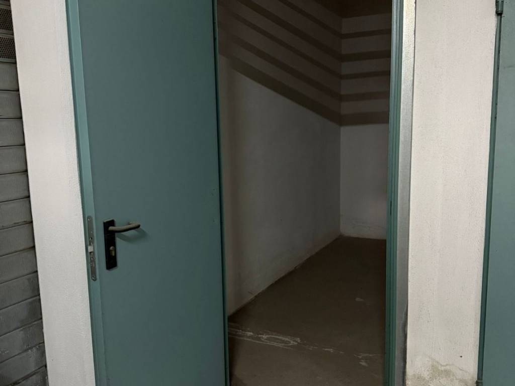 locale commerciale in vendita a Casalnuovo di Napoli