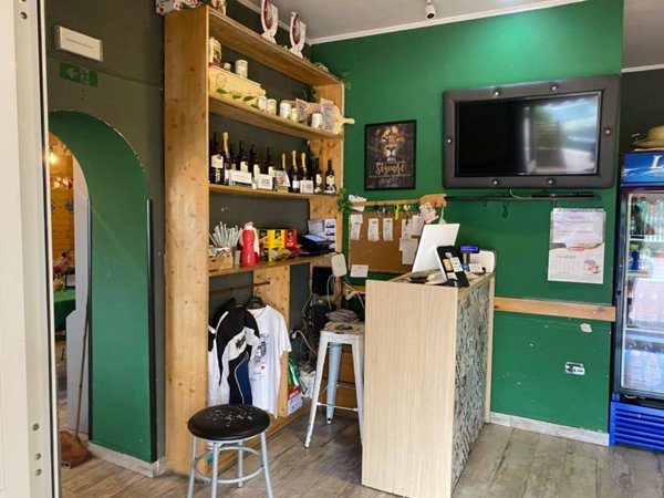 negozio in vendita a Casalnuovo di Napoli
