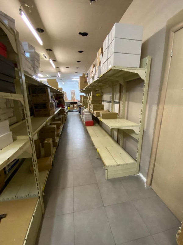 locale commerciale in vendita a Casalnuovo di Napoli