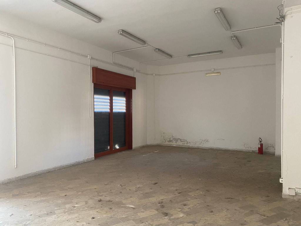 negozio in vendita a Casalnuovo di Napoli