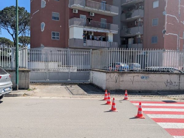 locale commerciale in vendita a Casalnuovo di Napoli