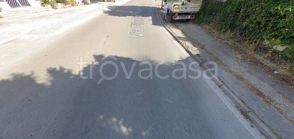 locale commerciale in vendita a Casalnuovo di Napoli