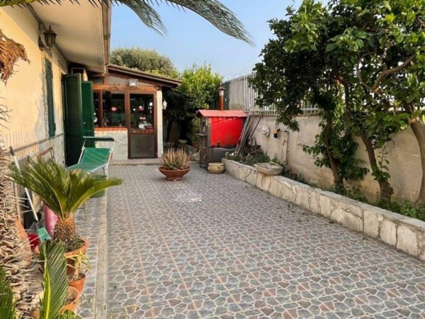 casa indipendente in vendita a Casalnuovo di Napoli