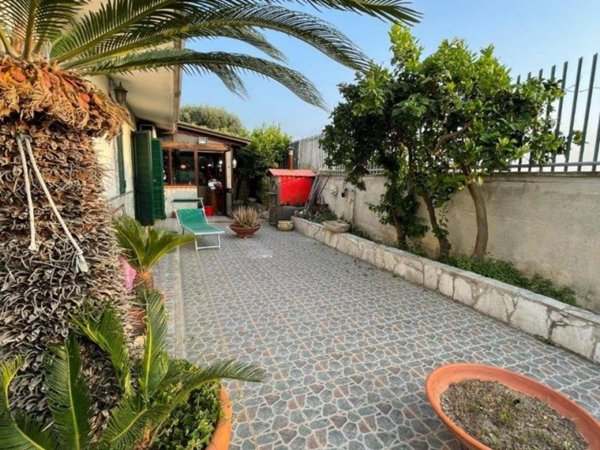 casa indipendente in vendita a Casalnuovo di Napoli