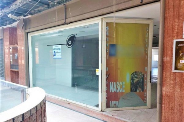 negozio in vendita a Casalnuovo di Napoli