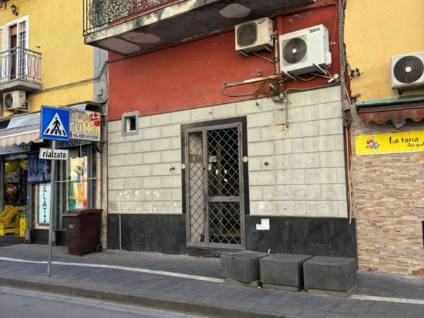 locale commerciale in vendita a Casalnuovo di Napoli