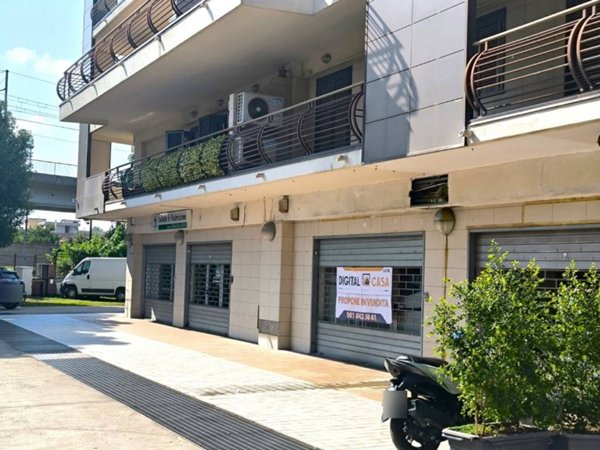 negozio in vendita a Casalnuovo di Napoli