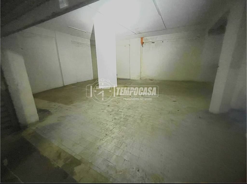 negozio in vendita a Casalnuovo di Napoli