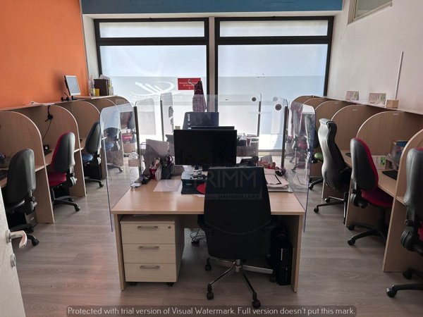 locale commerciale in vendita a Casalnuovo di Napoli in zona Tavernanova