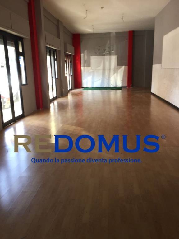negozio in vendita a Casalnuovo di Napoli in zona Tavernanova