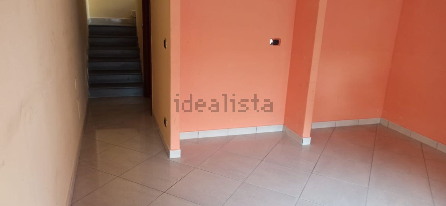 locale commerciale in vendita a Casalnuovo di Napoli