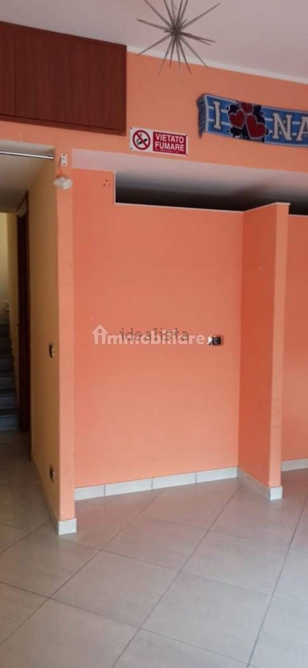 locale commerciale in vendita a Casalnuovo di Napoli