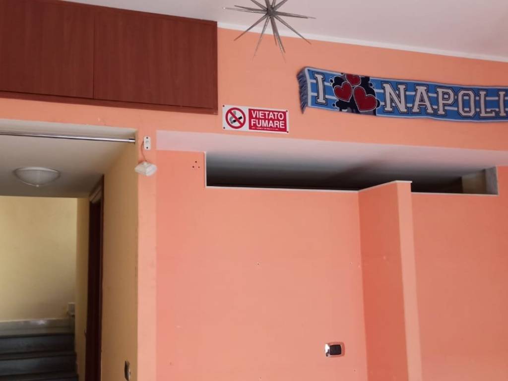 locale commerciale in vendita a Casalnuovo di Napoli
