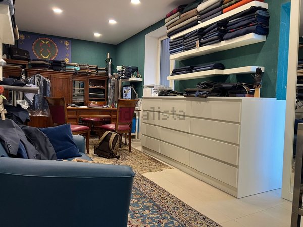 locale commerciale in vendita a Casalnuovo di Napoli