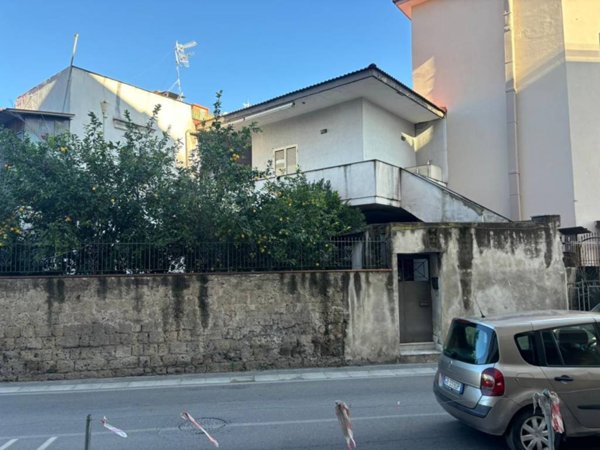 intera palazzina in vendita a Casalnuovo di Napoli