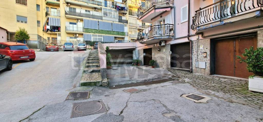 locale di sgombero in vendita a Casalnuovo di Napoli