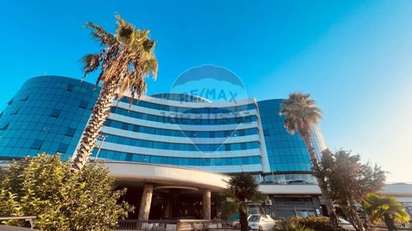 locale commerciale in vendita a Casalnuovo di Napoli