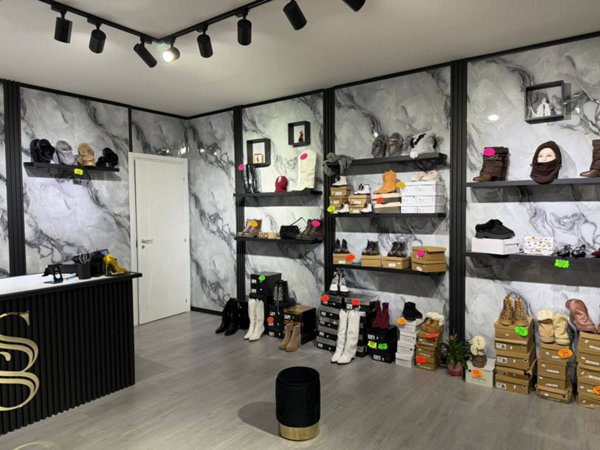 negozio in vendita a Casalnuovo di Napoli in zona Tavernanova