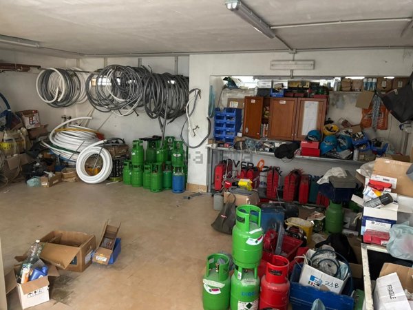 locale di sgombero in vendita a Casalnuovo di Napoli