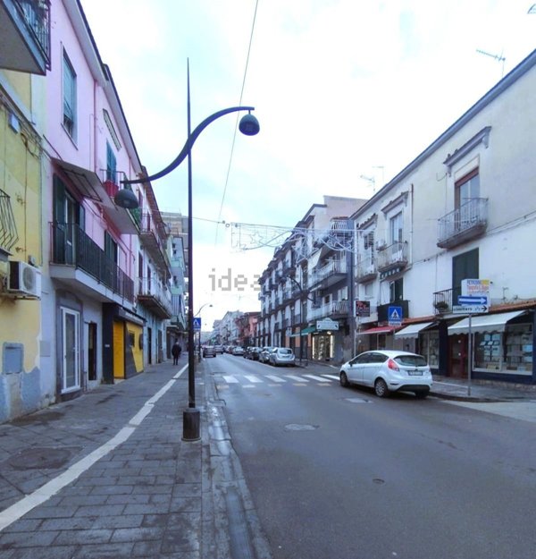 locale commerciale in vendita a Casalnuovo di Napoli