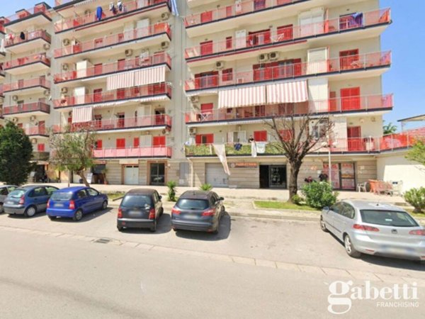 locale di sgombero in vendita a Casalnuovo di Napoli
