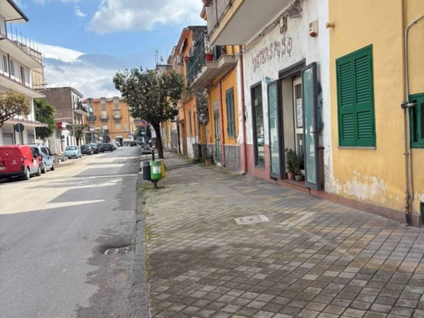 negozio in vendita a Casalnuovo di Napoli