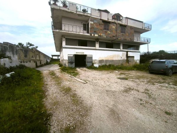 intera palazzina in vendita a Casalnuovo di Napoli