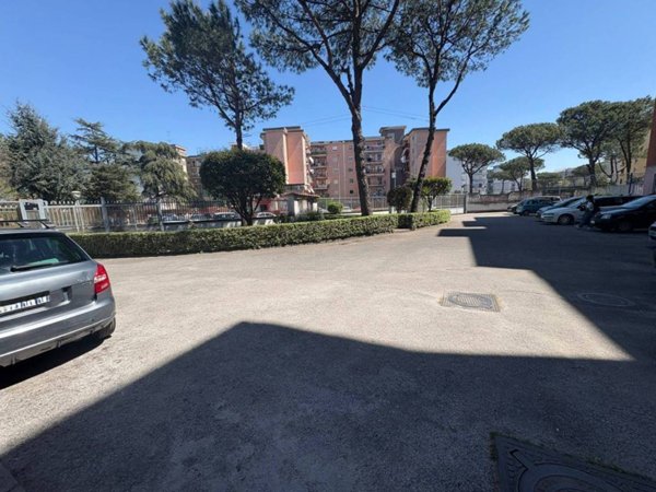 negozio in vendita a Casalnuovo di Napoli