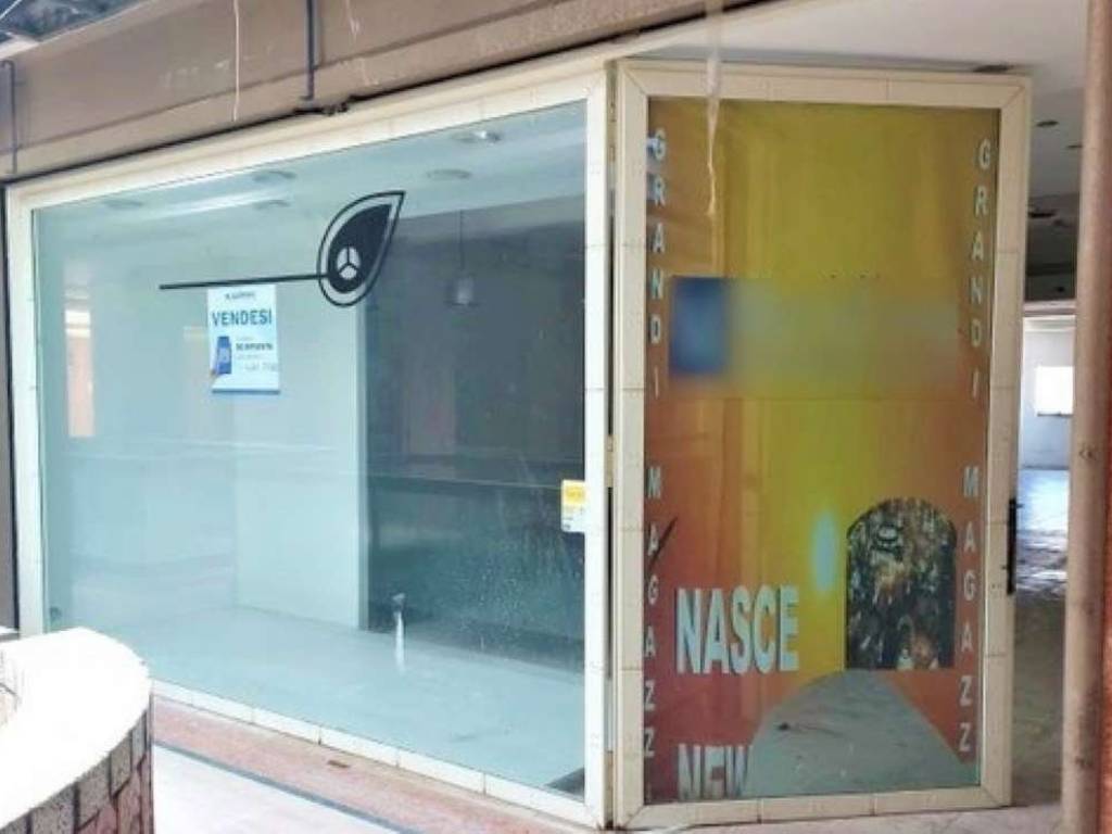 negozio in vendita a Casalnuovo di Napoli
