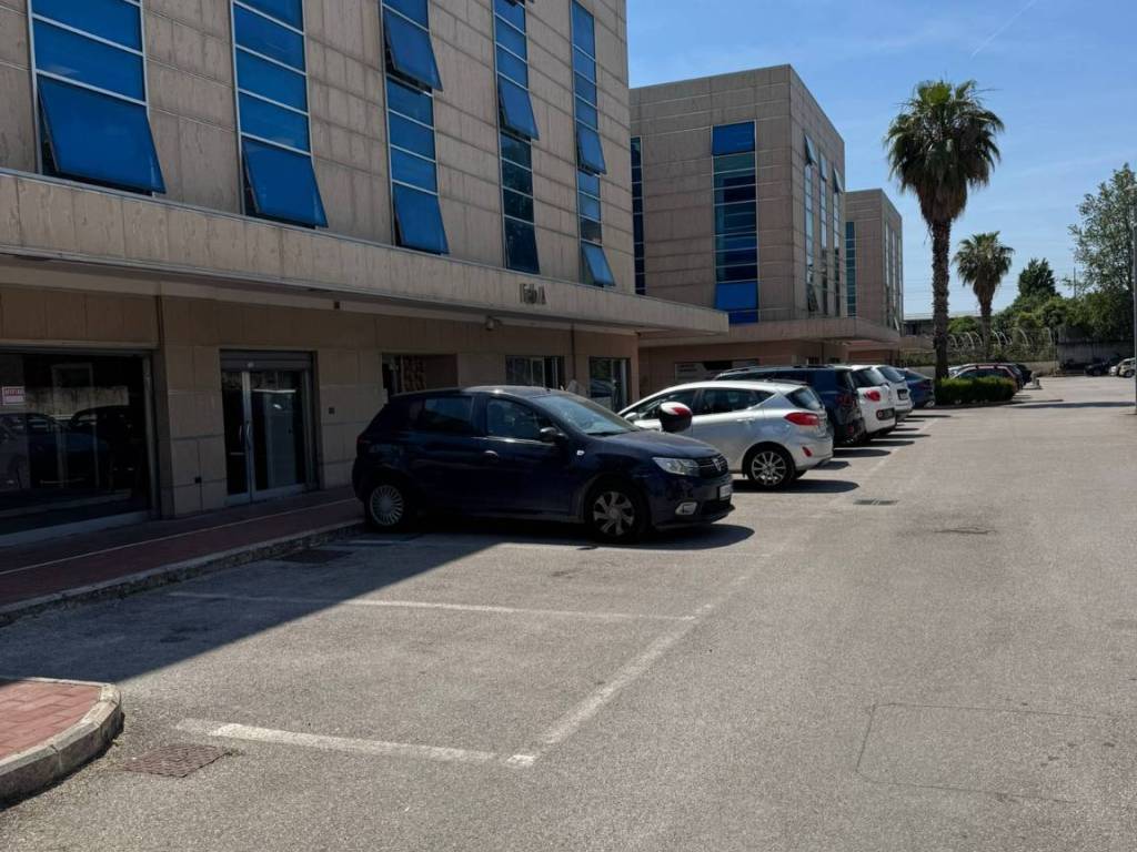negozio in vendita a Casalnuovo di Napoli