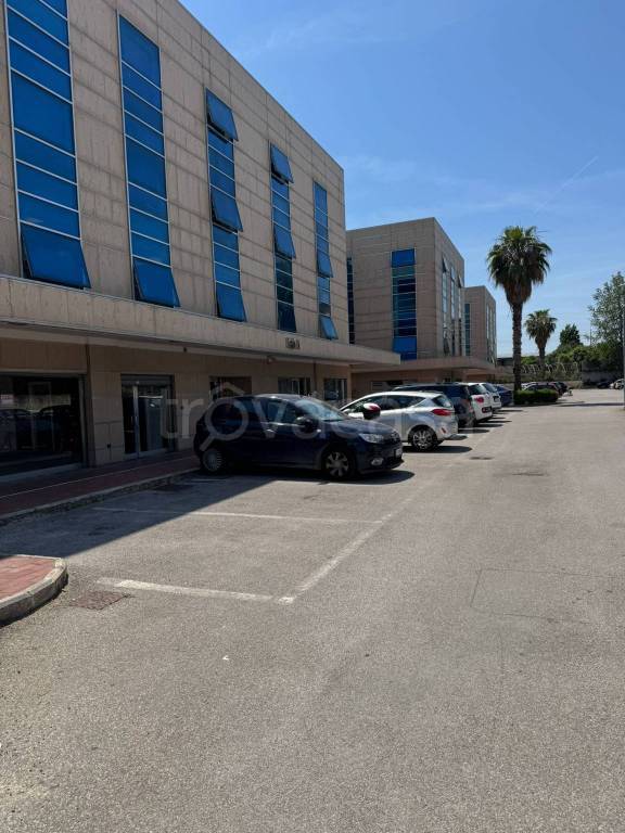 negozio in vendita a Casalnuovo di Napoli
