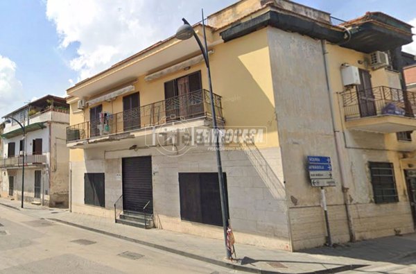 locale commerciale in vendita a Casalnuovo di Napoli
