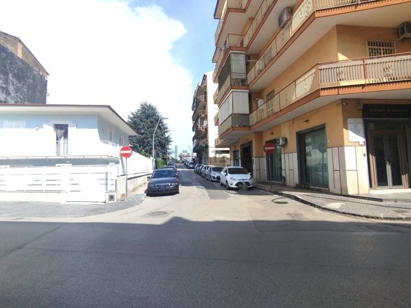 locale commerciale in vendita a Casalnuovo di Napoli