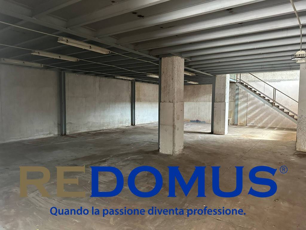 locale commerciale in vendita a Casalnuovo di Napoli in zona Tavernanova