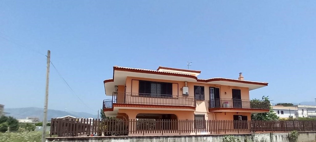 casa indipendente in vendita a Casamarciano