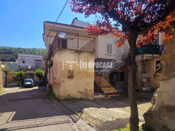 casa indipendente in vendita a Casamarciano