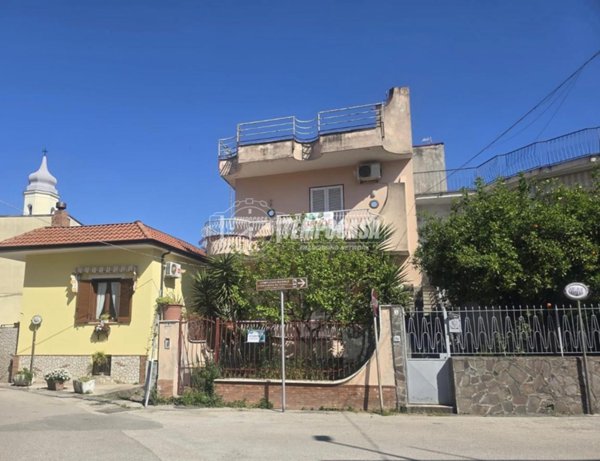 casa indipendente in vendita a Casamarciano