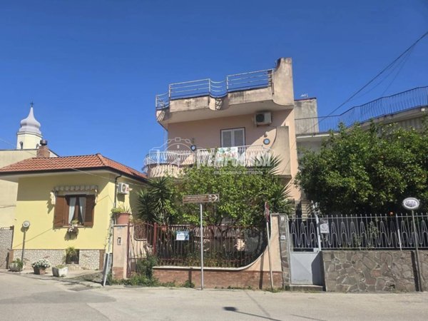 casa indipendente in vendita a Casamarciano