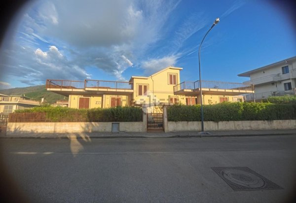 casa indipendente in vendita a Casamarciano