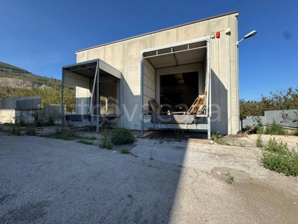 capannone in vendita a Casamarciano