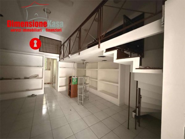 locale commerciale in vendita a Casamarciano