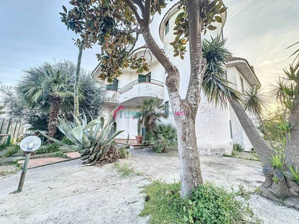 casa indipendente in vendita a Casamarciano