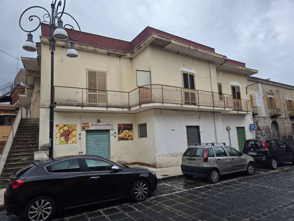 intera palazzina in vendita a Casamarciano