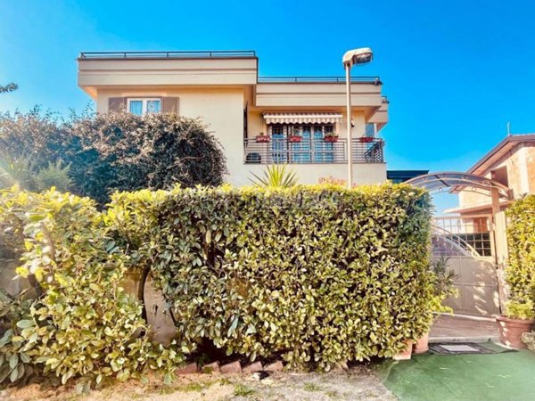 casa indipendente in vendita a Casamarciano