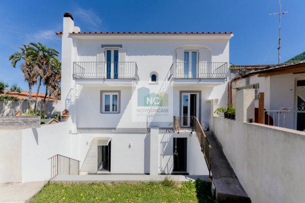 casa indipendente in vendita a Casamicciola Terme