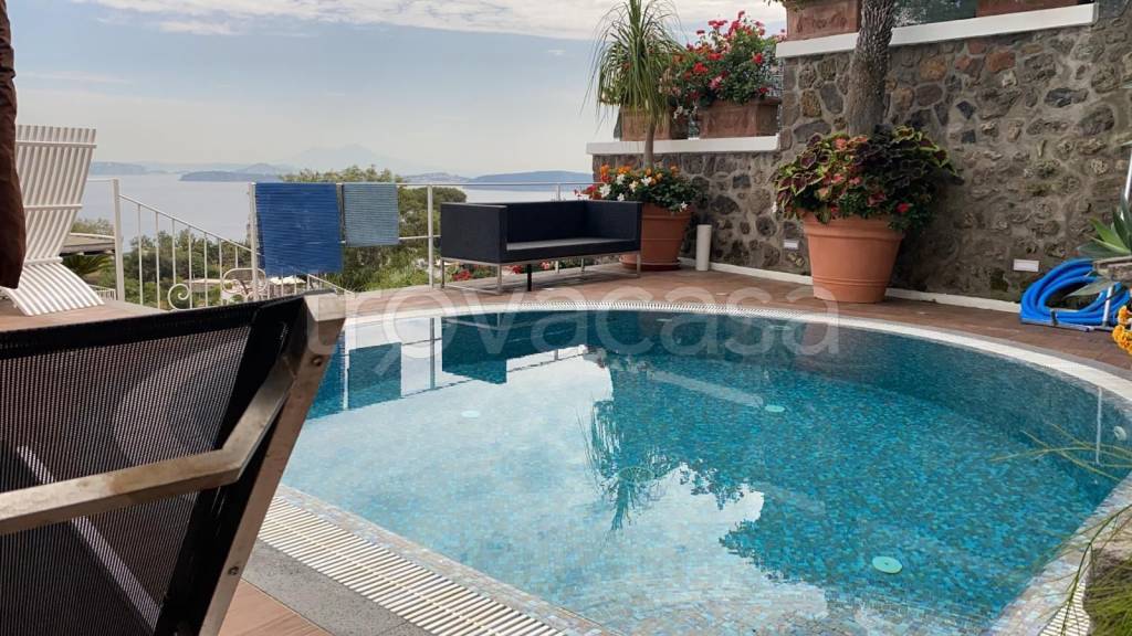 casa indipendente in vendita a Casamicciola Terme