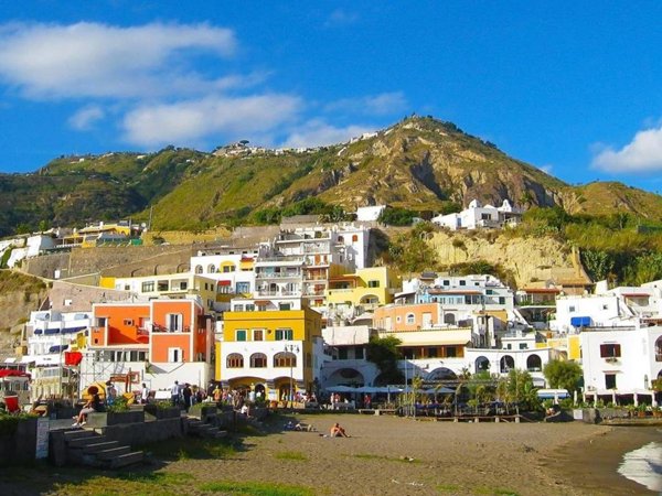 casa indipendente in vendita a Casamicciola Terme